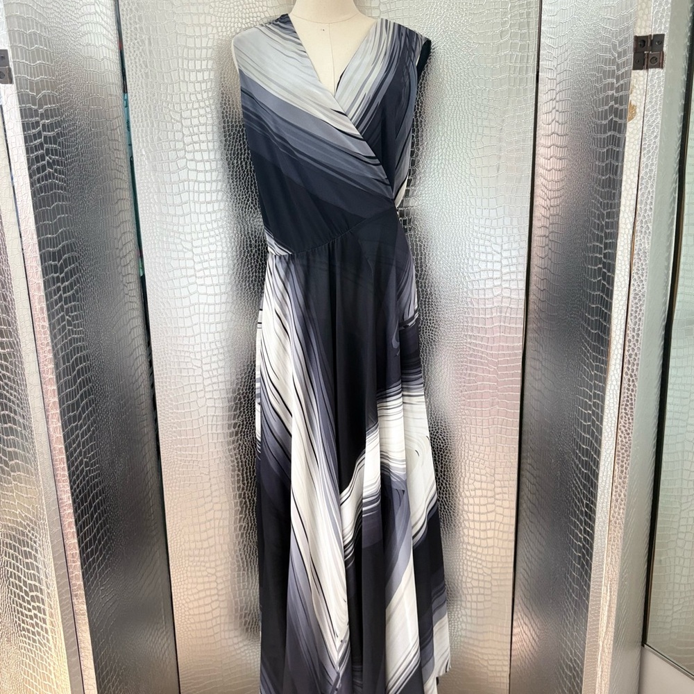 Analili Black Maxi Dress with Flowing Design